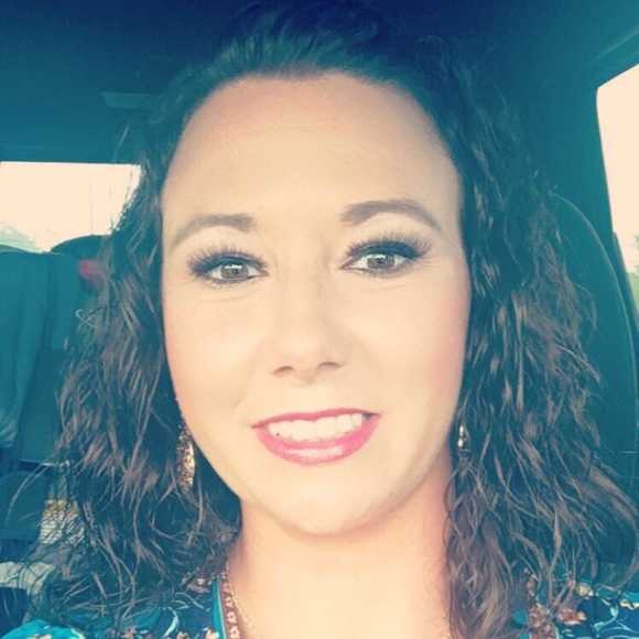 Meet your Posher, Beth - Picture 1 of 1